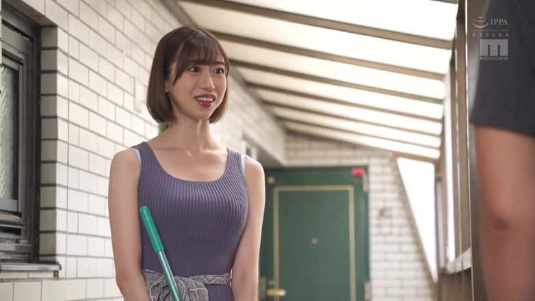 Smooth Time: Istri tetangga yang frustrasi menggoda pria ini dengan stoking G-string...