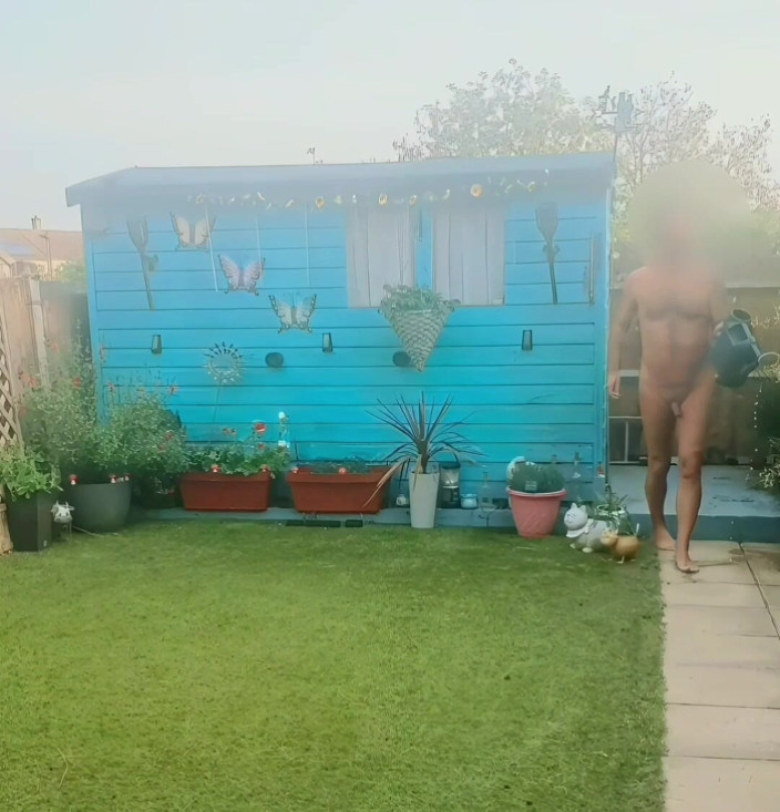 MaleModel: Nahé zahradniářství a obrovský anální kolík