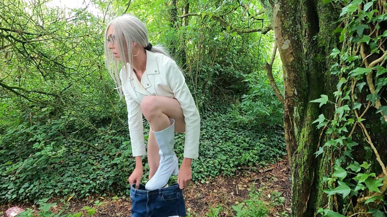 The Midnight Minx: Skinny Blonde Crossdresser Flashing