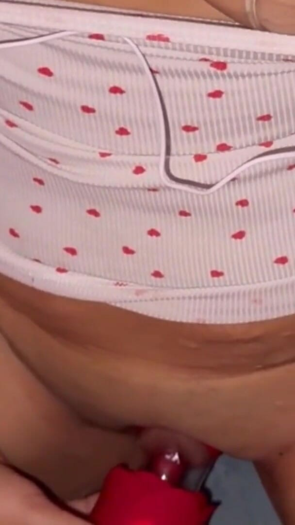 My Boyfriend Left Me Horny and Eager and I Decided to Masturbate (Sofiasexxx)