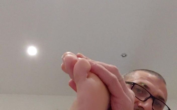 Boy jerking off: Magst du meine füße?