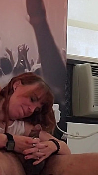 Negresă în lenjeria mea albă virgină