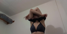 Kira Burn: Chystám se do postele po dlouhé noci svlékání