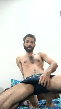 Il ragazzo ha bisogno di scoparsi il cazzo dopo lo sperma