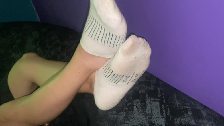 Mr Feet Colombia: Você está abaixo de mim, onde pertence, aos meus pés.