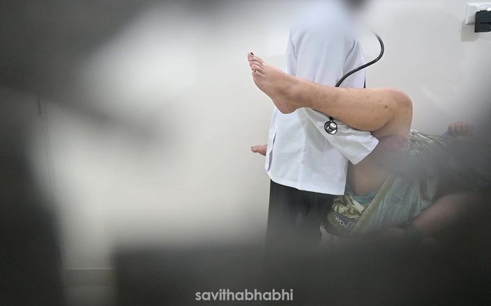 savithabhabhi: Doktor klinikte hastayı sikiyor