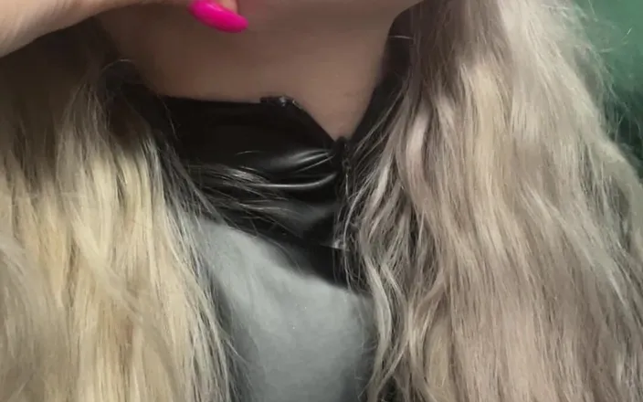 FinDom Goaldigger: Show Me Your Tongue!