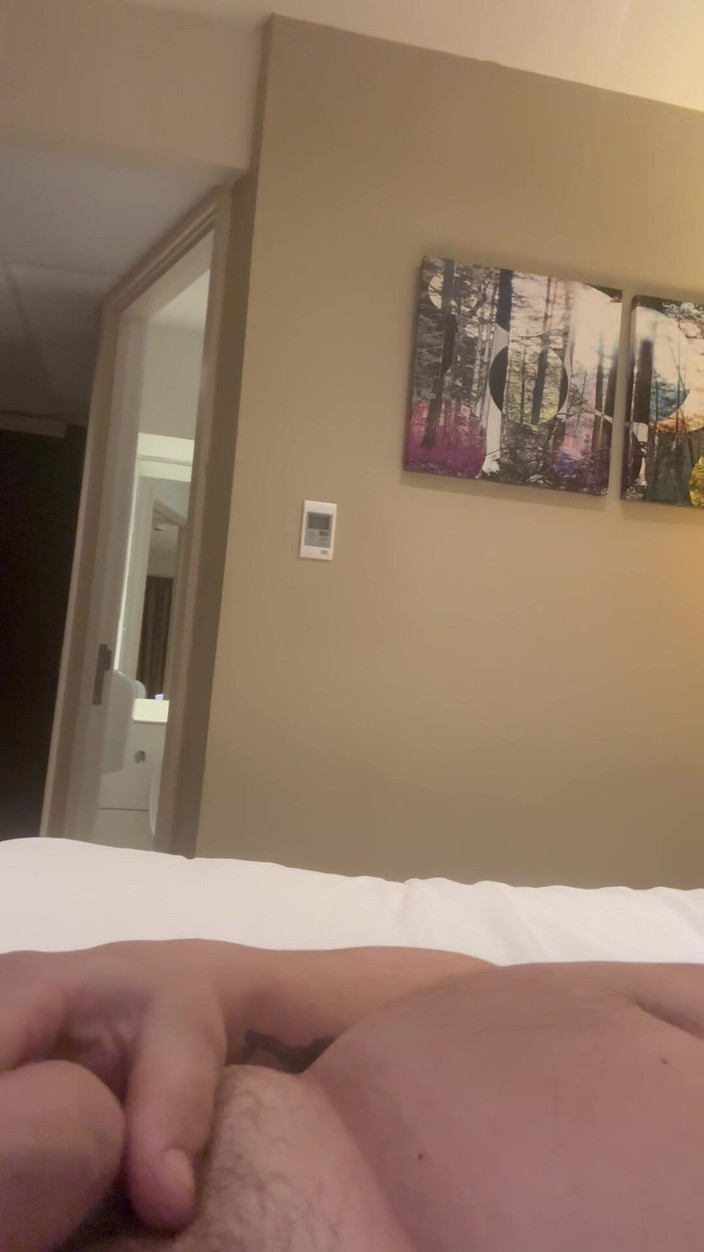 Jeffry: Mastürbasyon yapıyor ve götünü parmaklıyor