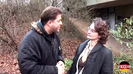 123XXX - Fucked Amateurs in Germany!: Oudere vrouw accepteert een aanbod voor seks in het openbaar