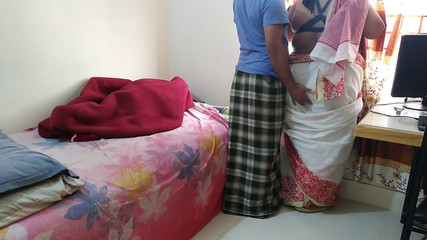 Aria Mia: Tamil Kand de 55 años tía follando anal